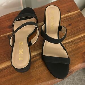 NWT Dream Pairs heels 8.5, Black